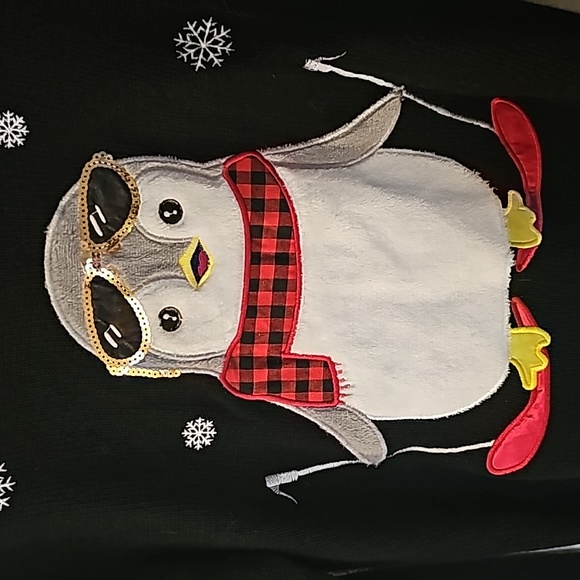 Women's xs ugly Christmas sweater - Picture 3 of 4